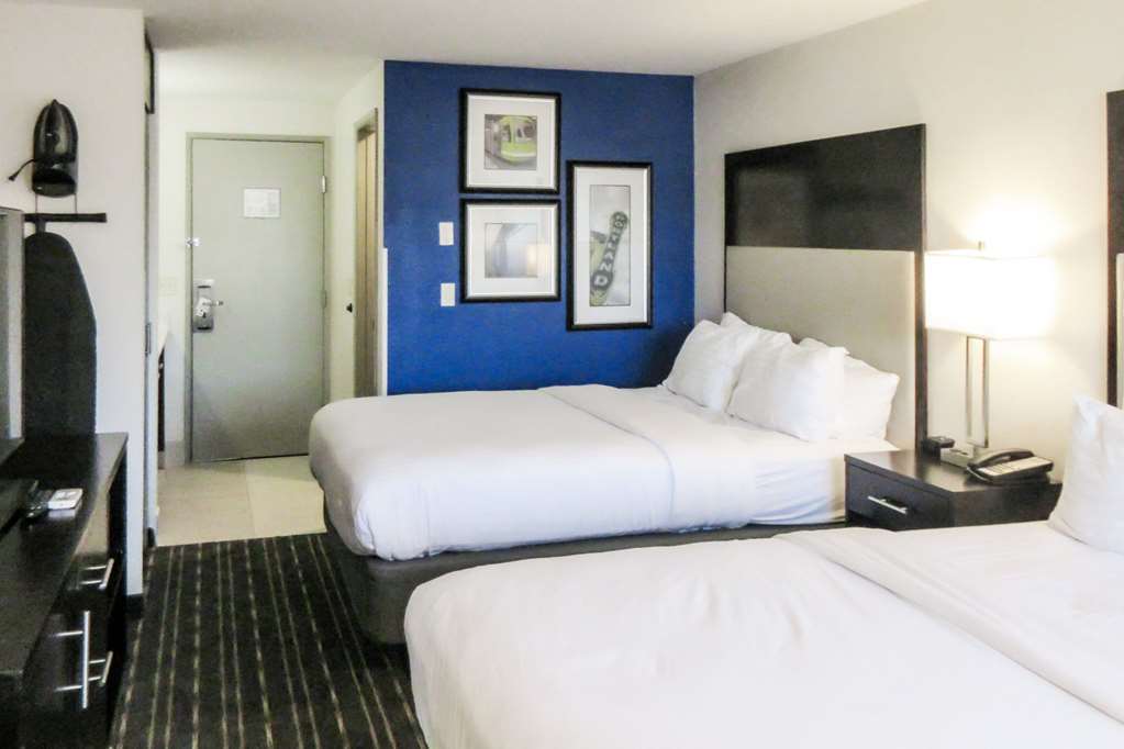Comfort Inn & Suites Tigard Near Washington Square Room photo