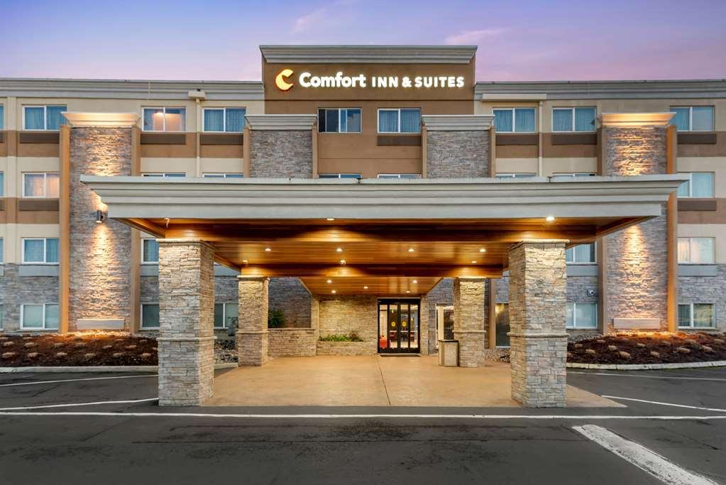 Comfort Inn & Suites Tigard Near Washington Square Amenities photo